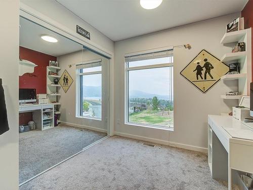 3704 Morningside Drive, West Kelowna, BC - Indoor Photo Showing Laundry Room