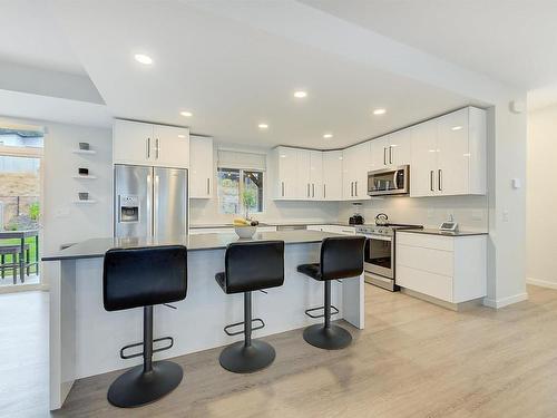 3704 Morningside Drive, West Kelowna, BC - Indoor Photo Showing Kitchen With Upgraded Kitchen