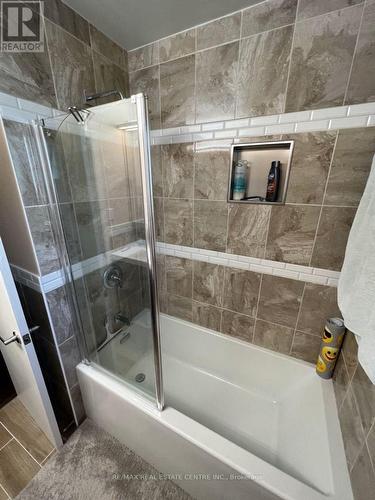 74 Derrydown Rd W, Toronto, ON - Indoor Photo Showing Bathroom