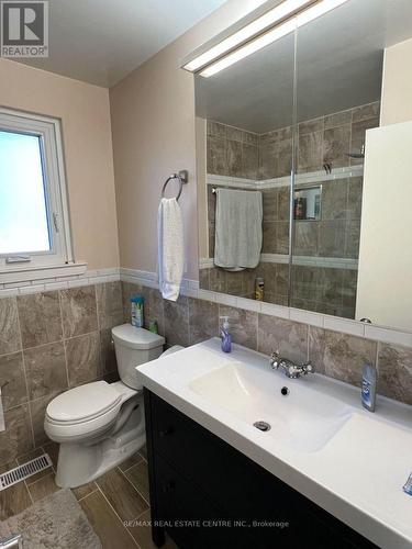 74 Derrydown Rd W, Toronto, ON - Indoor Photo Showing Bathroom