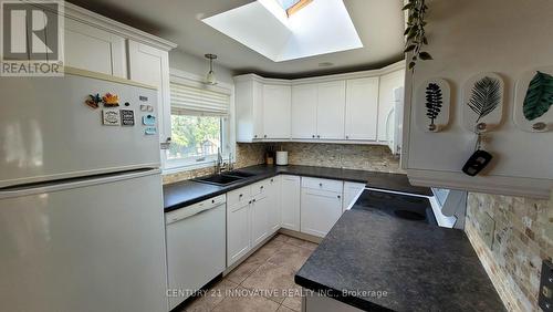 568 Canewood Crescent, Waterloo, ON - Indoor Photo Showing Kitchen With Double Sink