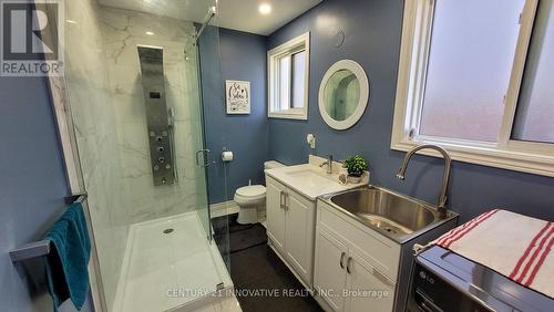 568 Canewood Cres, Waterloo, ON - Indoor Photo Showing Bathroom