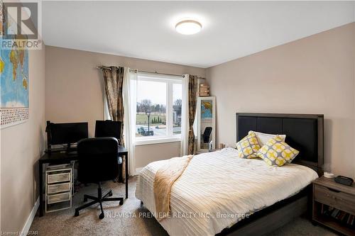 1552 Sandridge Ave, London, ON - Indoor Photo Showing Bedroom