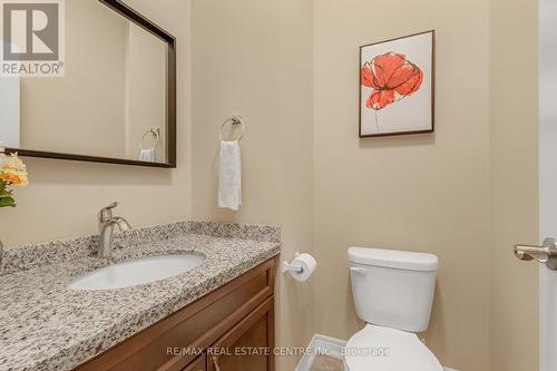 43 Sonoma Valley Cres, Hamilton, ON - Indoor Photo Showing Bathroom