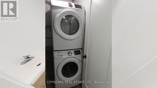 4544 Dufferin Ave W, Lincoln, ON - Indoor Photo Showing Laundry Room
