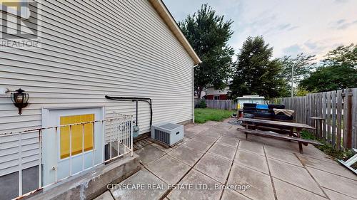 4544 Dufferin Avenue W, Lincoln, ON - Outdoor With Exterior