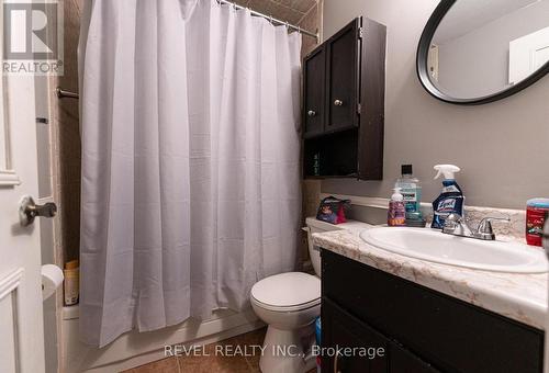 168 Albion Falls Blvd, Hamilton, ON - Indoor Photo Showing Bathroom