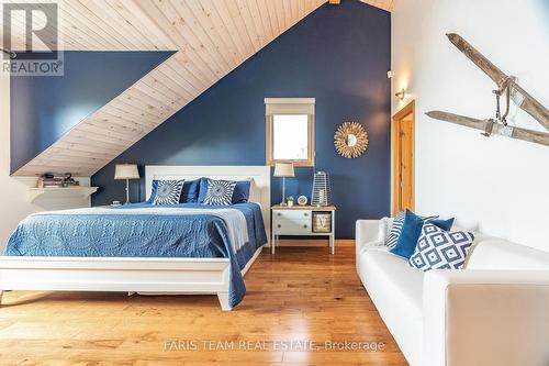 220 Kamenni Bay Rd, Georgian Bay, ON - Indoor Photo Showing Bedroom