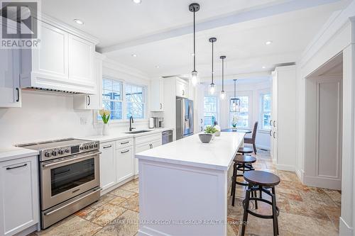 105 Duckworth Street, Barrie, ON - Indoor Photo Showing Kitchen With Upgraded Kitchen
