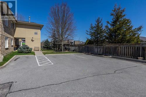 #207 -878 Armour Rd, Peterborough, ON - Outdoor