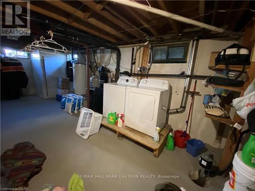 33 Roche St, Killaloe, Hagarty & Richard, ON - Indoor Photo Showing Laundry Room