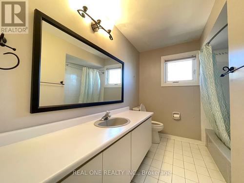 1182 Creekside(Upper) Drive, Oakville, ON - Indoor Photo Showing Bathroom