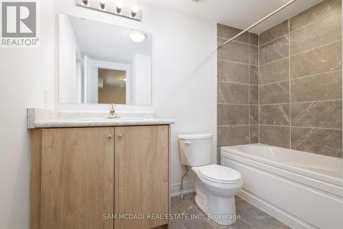 2163 Royal Gala Circle, Mississauga, ON - Indoor Photo Showing Bathroom