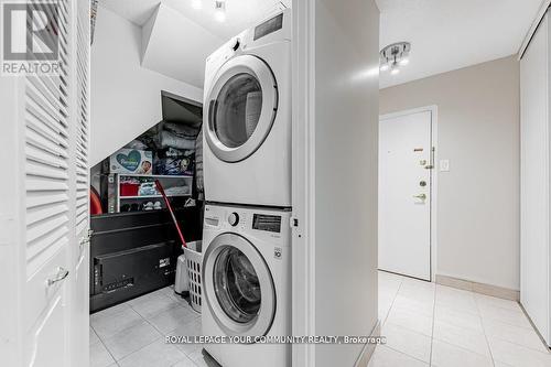 #222 -4005 Don Mills Rd, Toronto, ON - Indoor Photo Showing Laundry Room