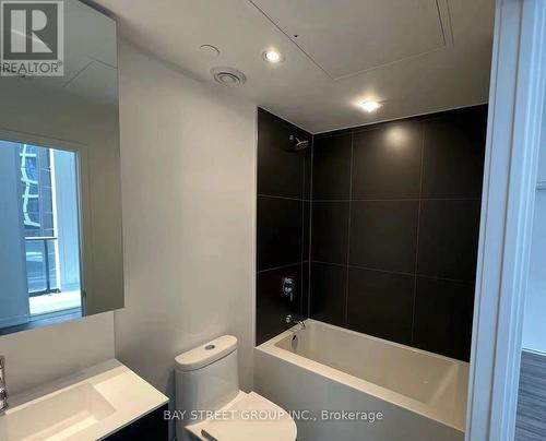 509 - 20 Edward Street, Toronto, ON - Indoor Photo Showing Bathroom