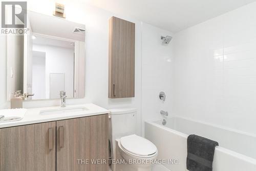 Th 102 - 2799 Kingston Road, Toronto, ON - Indoor Photo Showing Bathroom