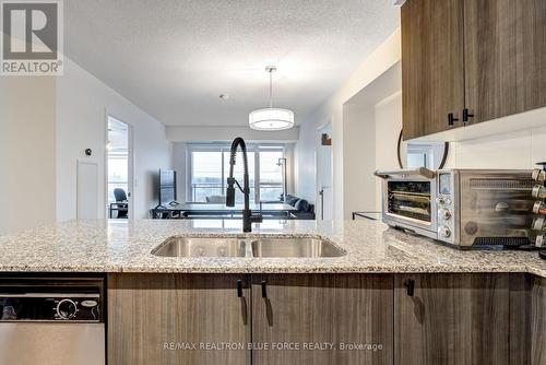 #409 -1235 Bayly St, Pickering, ON - Indoor Photo Showing Kitchen With Double Sink With Upgraded Kitchen