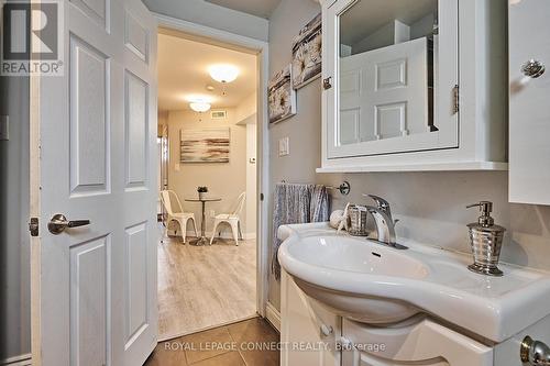 139 Grandview St S, Oshawa, ON - Indoor Photo Showing Bathroom