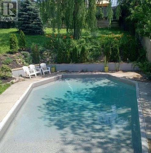 139 Grandview St S, Oshawa, ON - Outdoor With In Ground Pool