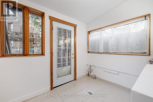 2185 Dundas St W, Toronto, ON - Indoor Photo Showing Other Room