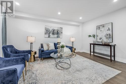 323 Glen Shields Ave, Vaughan, ON - Indoor Photo Showing Living Room