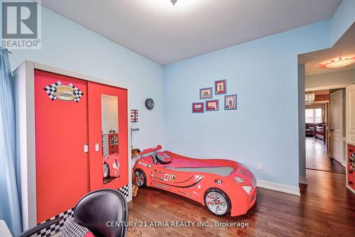 21 Newbridge Ave, Richmond Hill, ON - Indoor Photo Showing Bedroom