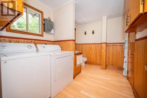 419 Devlin Lane, Laurentian Hills, ON - Indoor Photo Showing Laundry Room