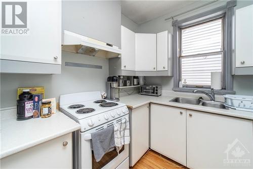 258 Russell Avenue, Ottawa, ON - Indoor Photo Showing Kitchen With Double Sink