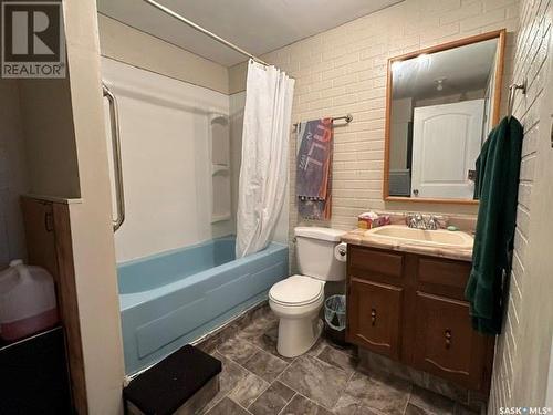 1 Maple Street, Grandview Beach, SK - Indoor Photo Showing Bathroom