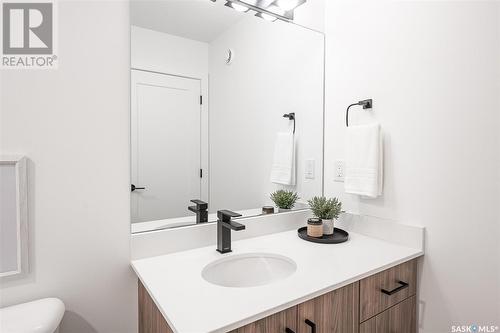 126 Taube Avenue, Saskatoon, SK - Indoor Photo Showing Bathroom
