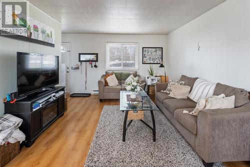 103 Erie, Kingsville, ON - Indoor Photo Showing Living Room
