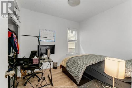 445 Bridge Avenue, Windsor, ON - Indoor Photo Showing Bedroom