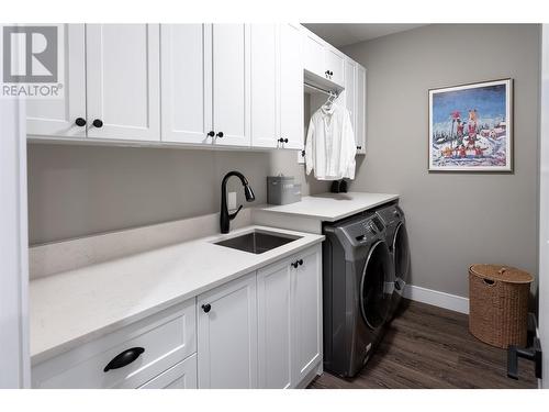 529 Truswell Road Unit# 501, Kelowna, BC - Indoor Photo Showing Laundry Room