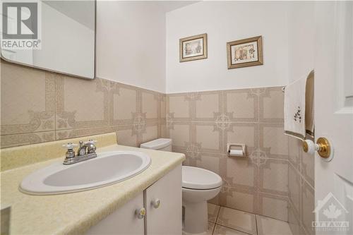 143 Rutherford Court, Ottawa, ON - Indoor Photo Showing Bathroom