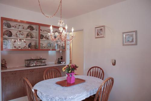224 Currie Street, Warfield, BC - Indoor Photo Showing Dining Room