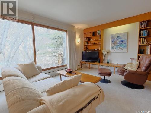 107 Jubilee Crescent, Rosetown, SK - Indoor Photo Showing Living Room