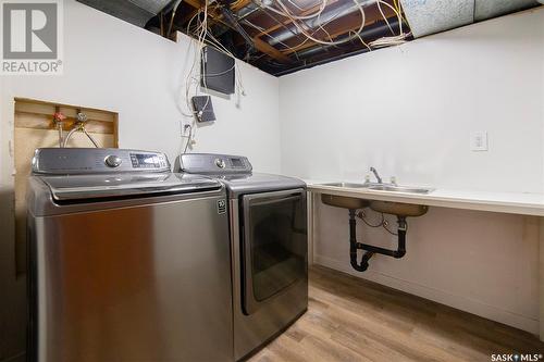 49 Knowles Place, Saskatoon, SK - Indoor Photo Showing Laundry Room