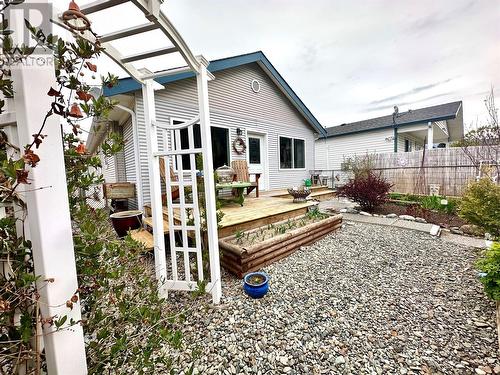 521 10Th Avenue Unit# 1, Keremeos, BC - Outdoor With Deck Patio Veranda