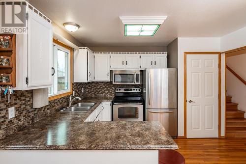 5465 Bendixon Road, Prince George, BC - Indoor Photo Showing Kitchen With Double Sink