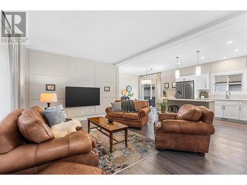 3397 Ironwood Drive, West Kelowna, BC - Indoor Photo Showing Living Room