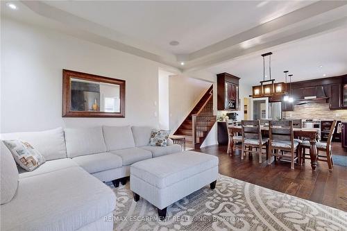 56 Calista Drive, Welland, ON - Indoor Photo Showing Living Room