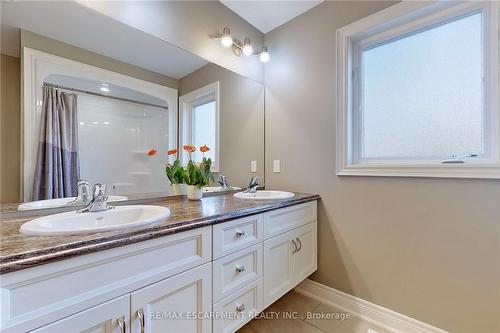 56 Calista Drive, Welland, ON - Indoor Photo Showing Bathroom