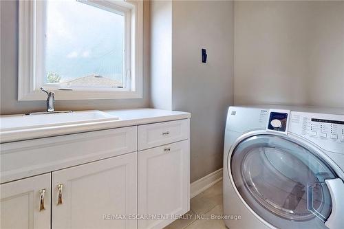 56 Calista Drive, Welland, ON - Indoor Photo Showing Laundry Room