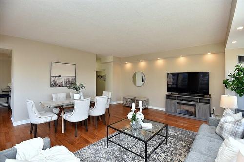 2511 Lakeshore Road W|Unit #505, Oakville, ON - Indoor Photo Showing Living Room