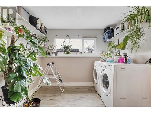785 Birch Avenue, Kelowna, BC - Indoor Photo Showing Laundry Room