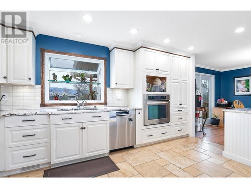 785 Birch Avenue, Kelowna, BC - Indoor Photo Showing Kitchen With Upgraded Kitchen