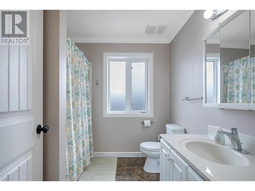 785 Birch Avenue, Kelowna, BC - Indoor Photo Showing Bathroom