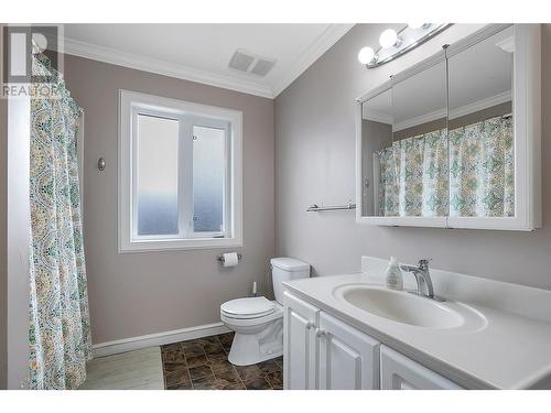785 Birch Avenue, Kelowna, BC - Indoor Photo Showing Bathroom