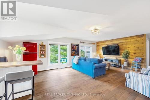 1044 Russells Lane, Gravenhurst, ON - Indoor Photo Showing Living Room With Fireplace