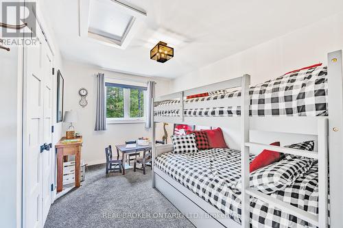 1044 Russells Lane, Gravenhurst, ON - Indoor Photo Showing Bedroom